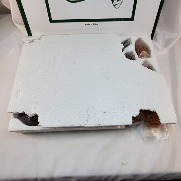 Vintage Frosted Cardinal & Pinecone Clip-On Christmas light covers Set Of 18 - Picture 5 of 13